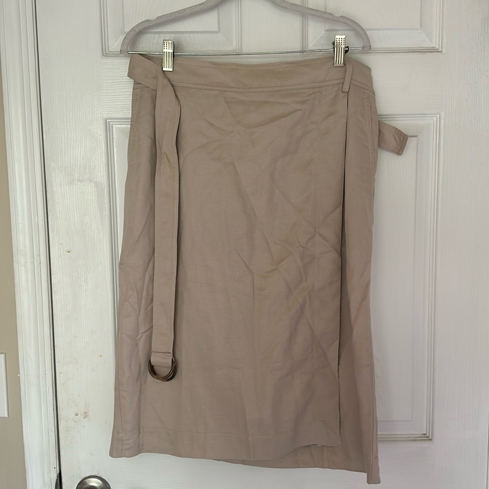 Never worn before tan Ann Taylor skirt